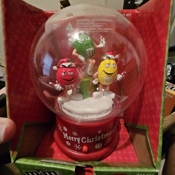 Christmas M&M Collectable - Picture 2 of 3